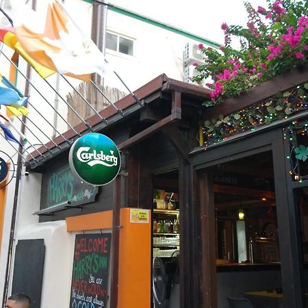 Harrys Inn Guesthouse Larnaca Buitenkant foto