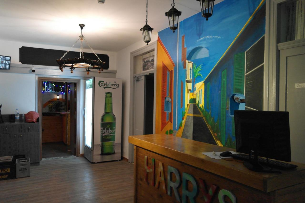 Harrys Inn Guesthouse Larnaca Buitenkant foto