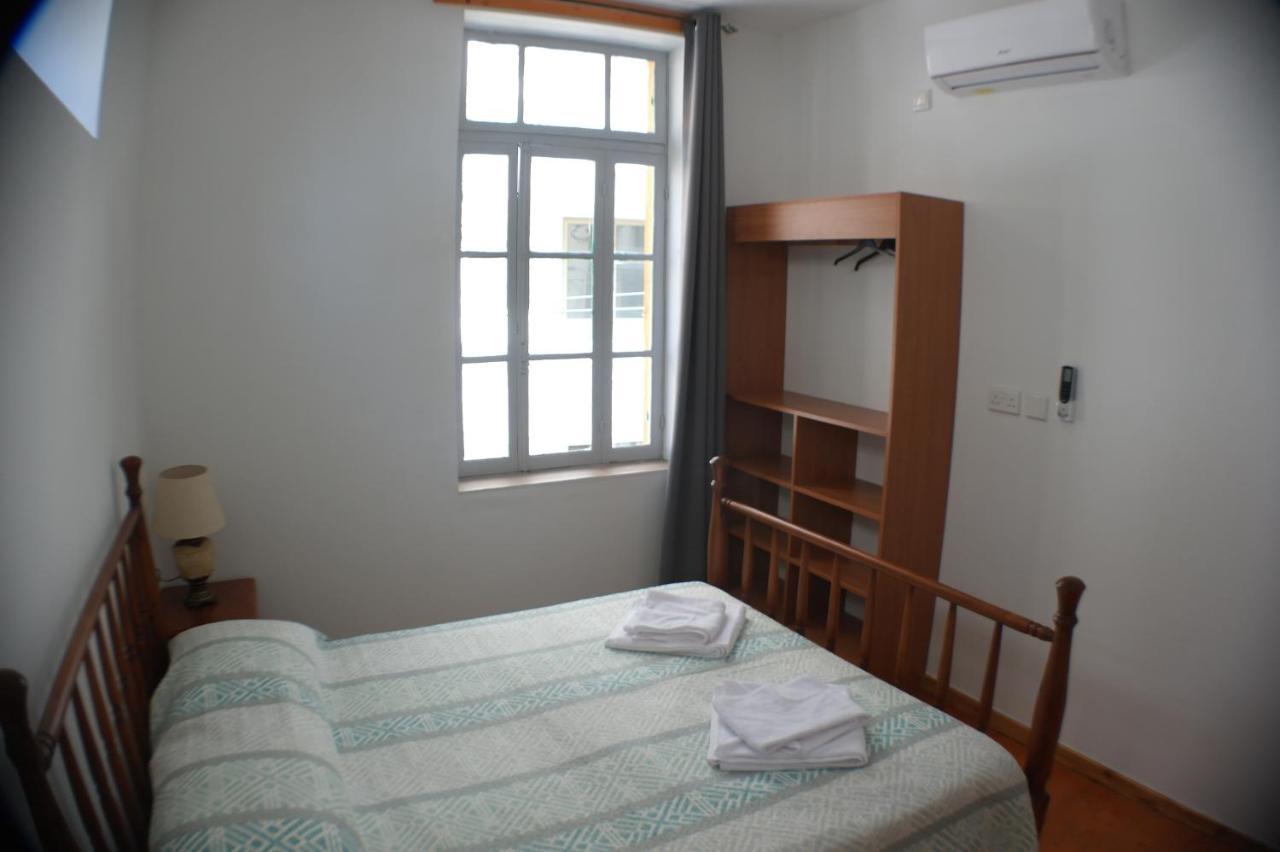 Harrys Inn Guesthouse Larnaca Buitenkant foto