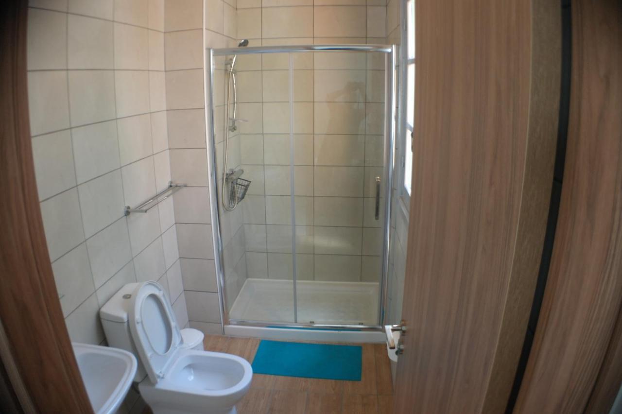 Harrys Inn Guesthouse Larnaca Buitenkant foto